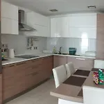Upper Valley Mansions, No.25 Апартаменты