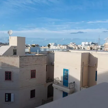 Upper Valley Mansions, No.25 *