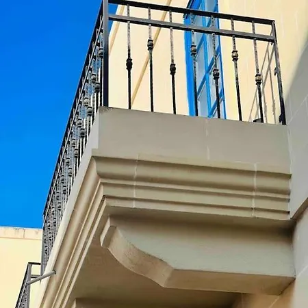 Upper Valley Mansions, No.25 Appartement *