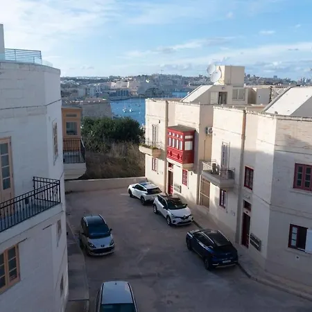 Upper Valley Mansions, No.25 Lejlighed Cospicua