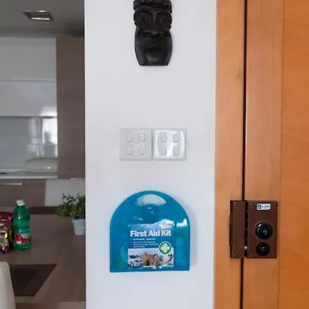 Upper Valley Mansions, No.25