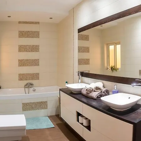 Upper Valley Mansions, No.25 Appartement *