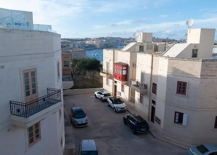 Upper Valley Mansions, No.25 Lejlighed Cospicua