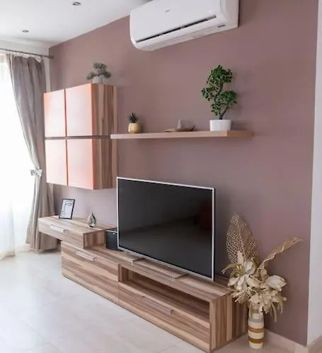 Upper Valley Mansions, No.25 Apartment