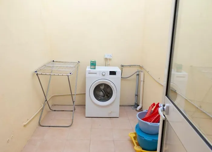 Upper Valley Mansions, No.25 Cospicua