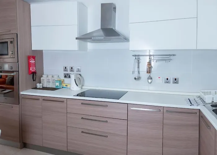 Upper Valley Mansions, No.25 Apartment