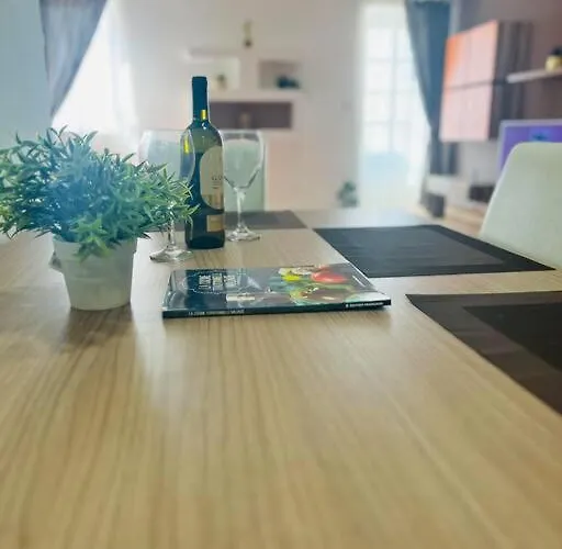 Upper Valley Mansions, No.25 Cospicua