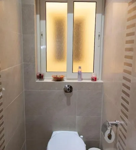 Apartment Upper Valley Mansions, No.25 *